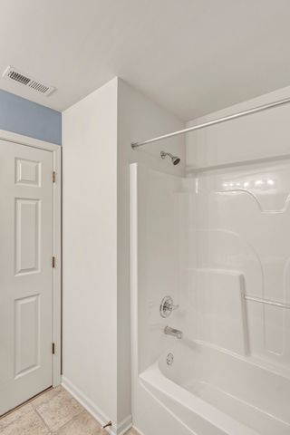 1633 Fredericksburg Lane 1633, Aurora, IL 60503