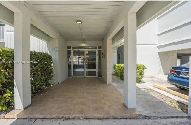 3527 NE 168th Street 409, North Miami Beach, FL 33160