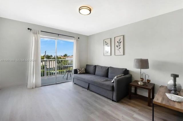 3527 NE 168th Street 409, North Miami Beach, FL 33160