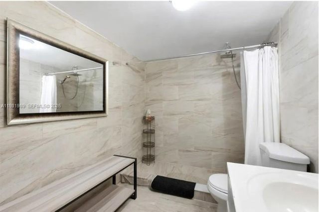 3527 NE 168th Street 409, North Miami Beach, FL 33160