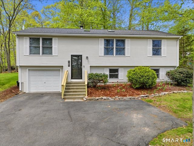 161 Deerfield Ridge Drive, Groton, CT 06355