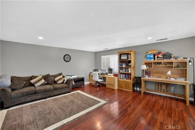 7050 Larkspur, Eastvale, CA 92880