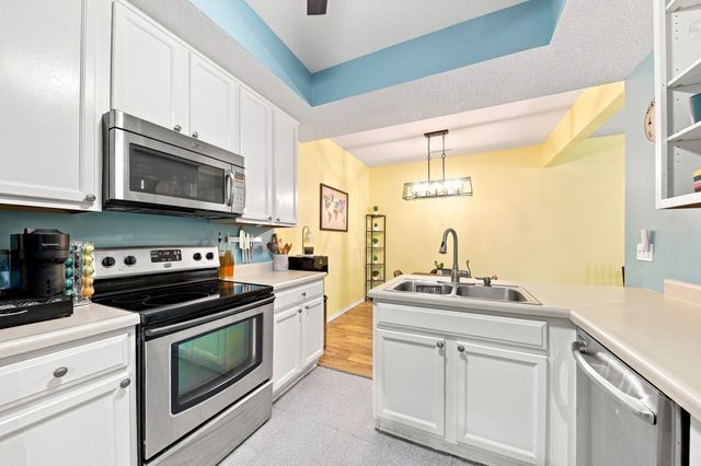 500 N Valley Drive 206, Des Moines, IA 50312