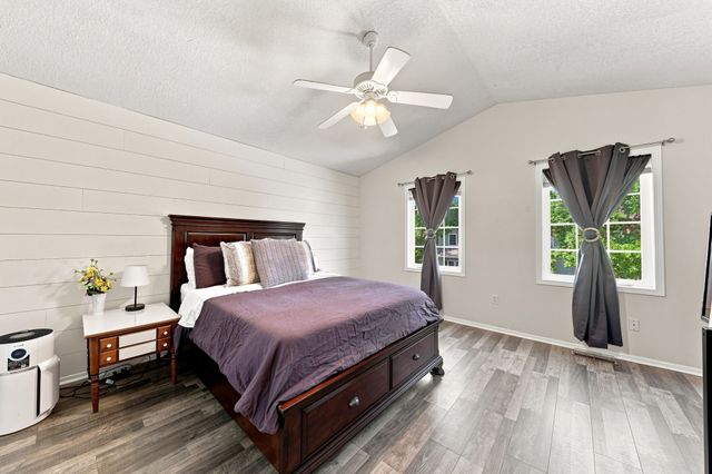 500 N Valley Drive 206, Des Moines, IA 50312