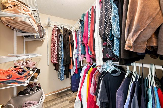 500 N Valley Drive 206, Des Moines, IA 50312