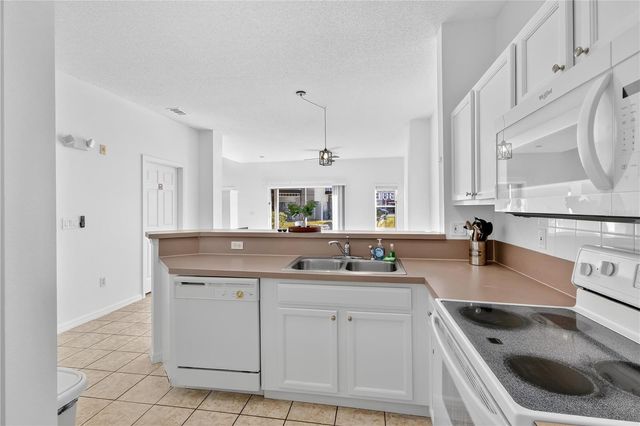 1070 PARK RIDGE CIRCLE, Kissimmee, FL 34746