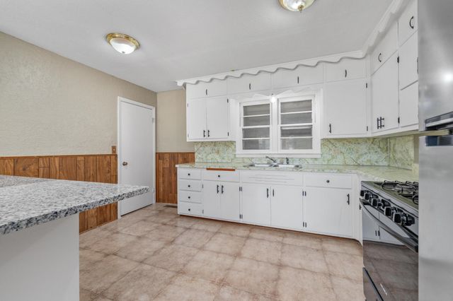 2357 S Walnut St, Wichita, KS 67213