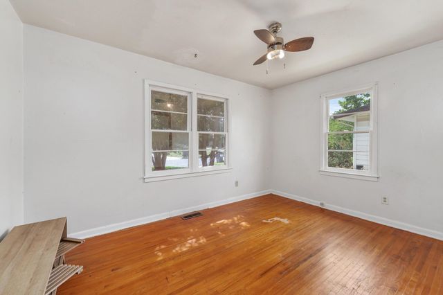 2357 S Walnut St, Wichita, KS 67213