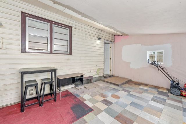 2357 S Walnut St, Wichita, KS 67213