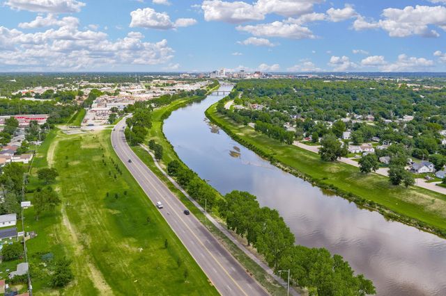 2357 S Walnut St, Wichita, KS 67213
