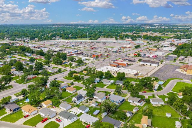 2357 S Walnut St, Wichita, KS 67213