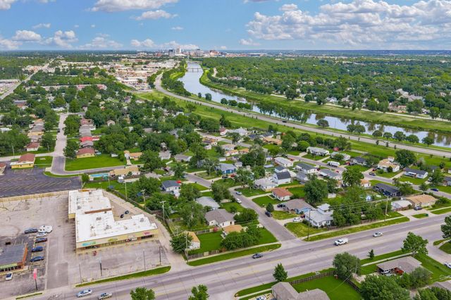 2357 S Walnut St, Wichita, KS 67213