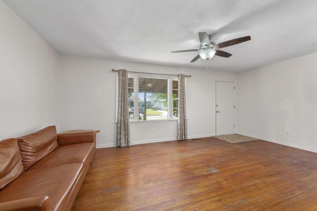 2357 S Walnut St, Wichita, KS 67213