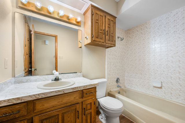 210 Iroquois Lane, Waxahachie, TX 75165