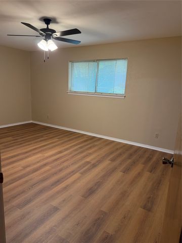 210 Iroquois Lane, Waxahachie, TX 75165