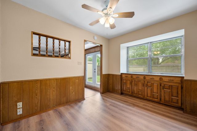 210 Iroquois Lane, Waxahachie, TX 75165