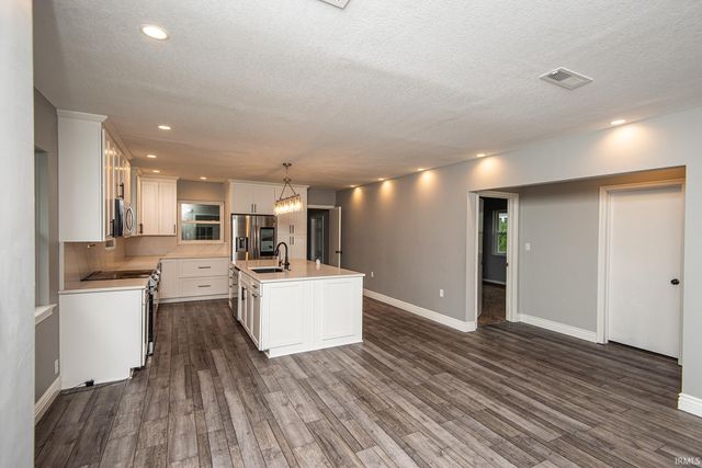 1424 Audubon Road, Vincennes, IN 47591