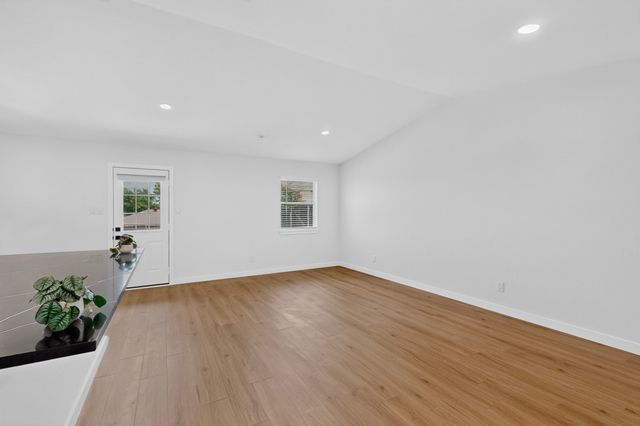 1516 Duet Drive, Dallas, TX 75241