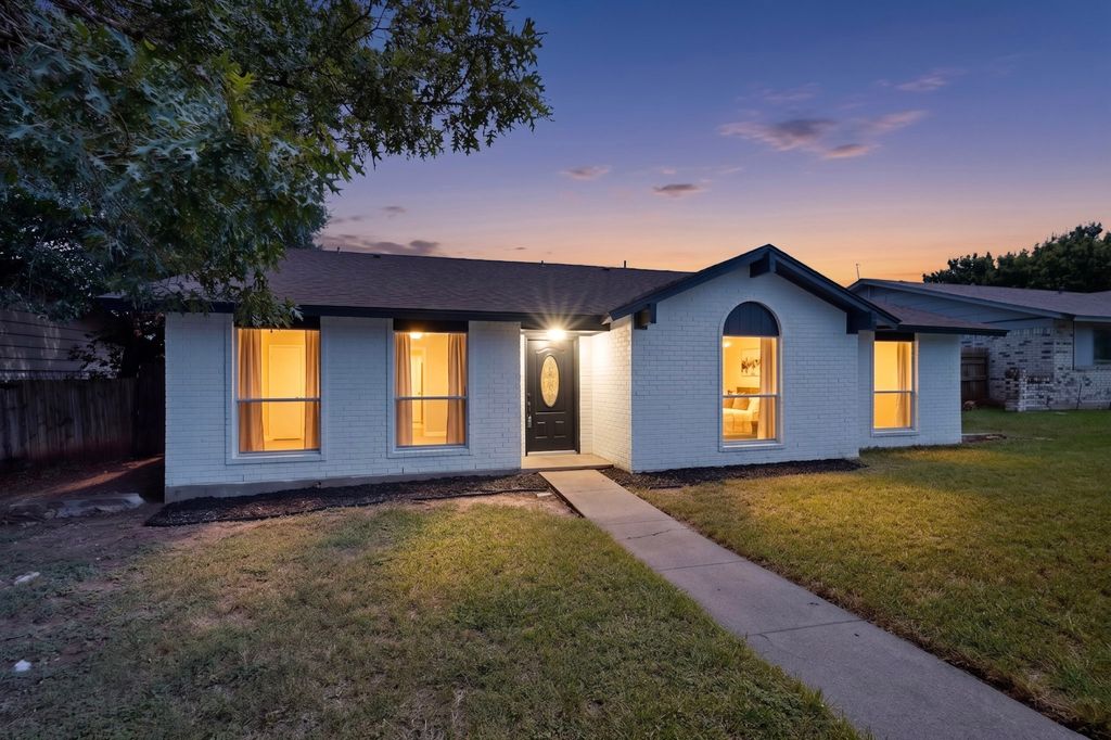 1516 Duet Drive, Dallas, TX 75241