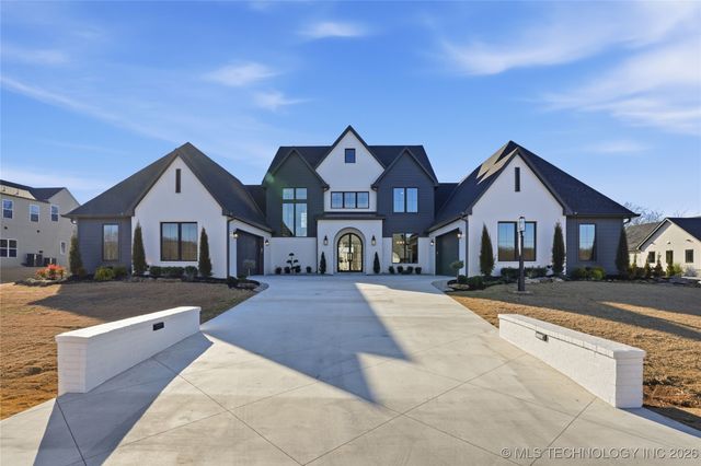 17802 E Patriot Drive, Owasso, OK 74055