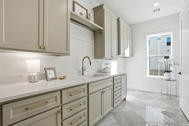 17802 E Patriot Drive, Owasso, OK 74055