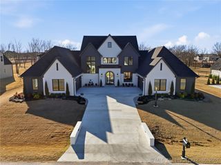 17802 E Patriot Drive, Owasso, OK 74055