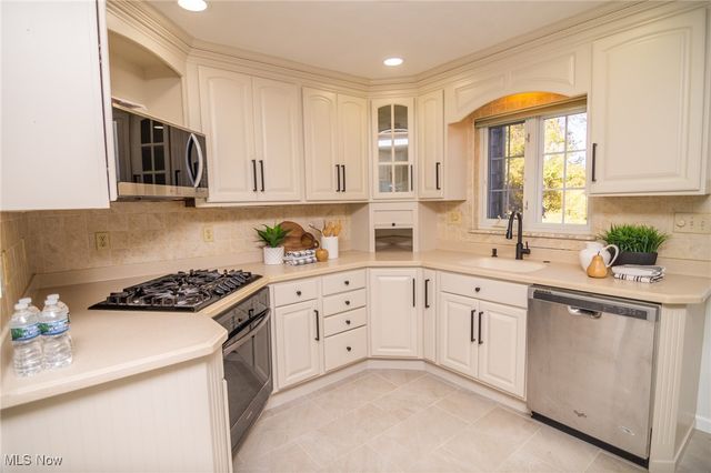 68305 Rolling Acres Drive, St Clairsville, OH 43950