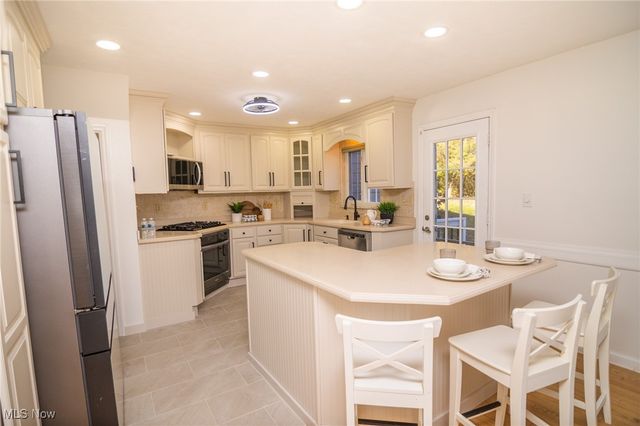 68305 Rolling Acres Drive, St Clairsville, OH 43950