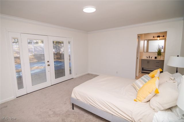 68305 Rolling Acres Drive, St Clairsville, OH 43950