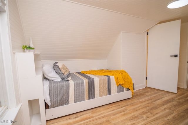 68305 Rolling Acres Drive, St Clairsville, OH 43950