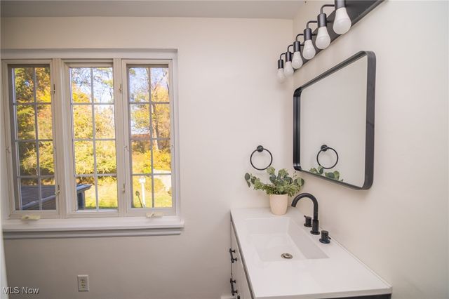 68305 Rolling Acres Drive, St Clairsville, OH 43950