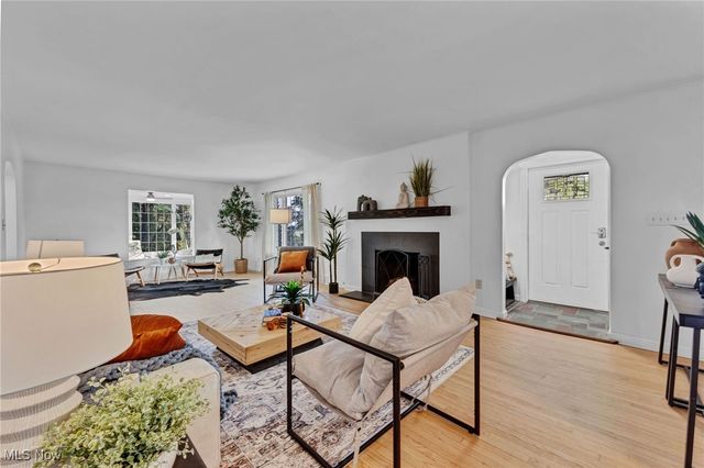 68305 Rolling Acres Drive, St Clairsville, OH 43950