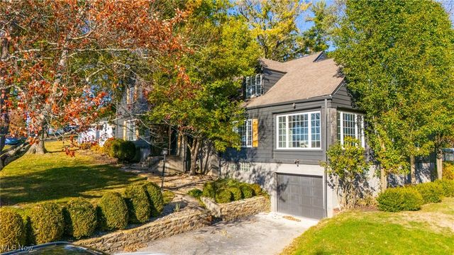 68305 Rolling Acres Drive, St Clairsville, OH 43950