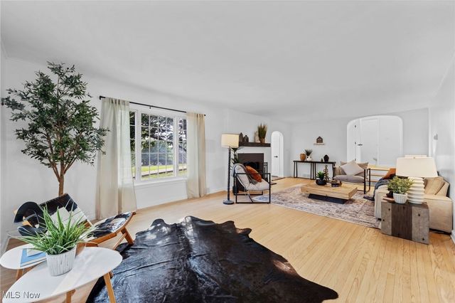 68305 Rolling Acres Drive, St Clairsville, OH 43950