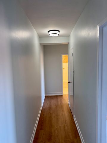 1585 Ridge Avenue 301, Evanston, IL 60201