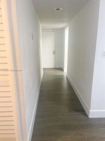 177 Lakeview Drive 104, Weston, FL 33326