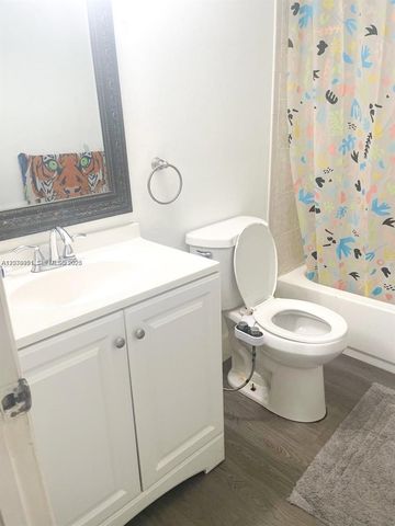 177 Lakeview Drive 104, Weston, FL 33326