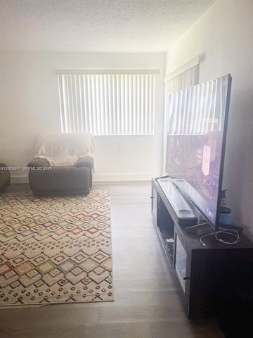 177 Lakeview Drive 104, Weston, FL 33326