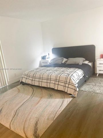 177 Lakeview Drive 104, Weston, FL 33326