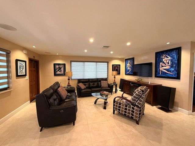 5170 Palm Avenue, Hialeah, FL 33012