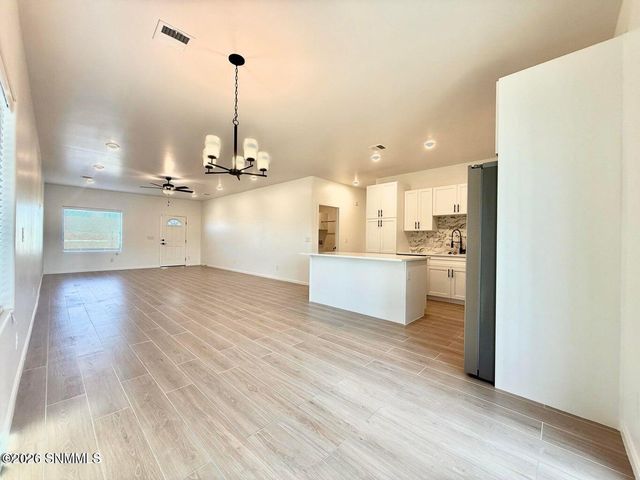 7525 Clarion Way, Las Cruces, NM 88012