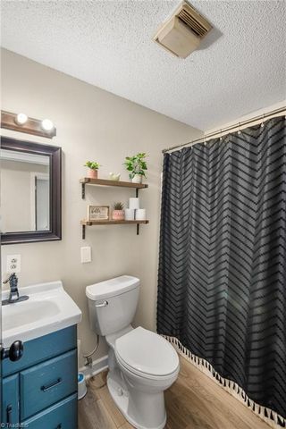 343 Pin Oak Drive, Clemmons, NC 27012