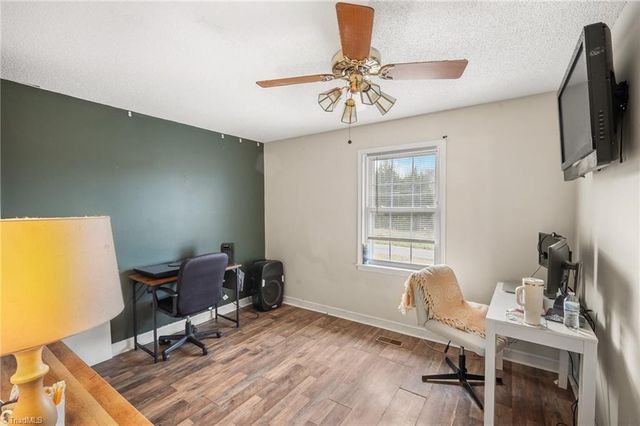 343 Pin Oak Drive, Clemmons, NC 27012