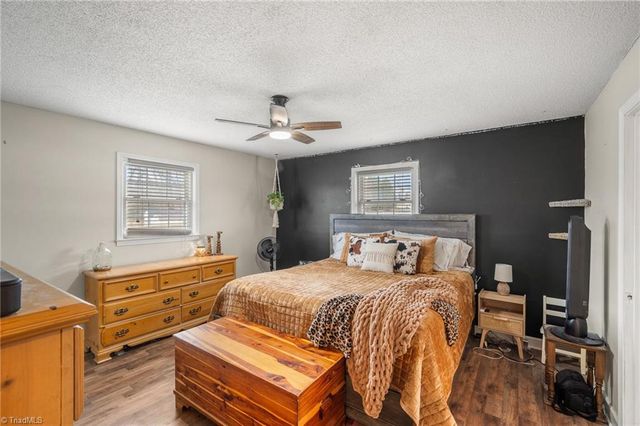 343 Pin Oak Drive, Clemmons, NC 27012