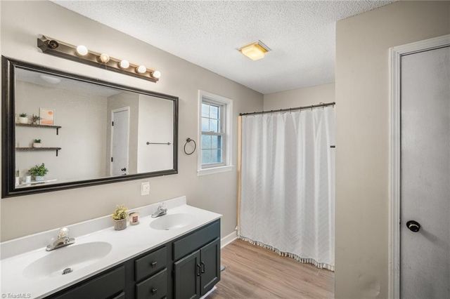 343 Pin Oak Drive, Clemmons, NC 27012