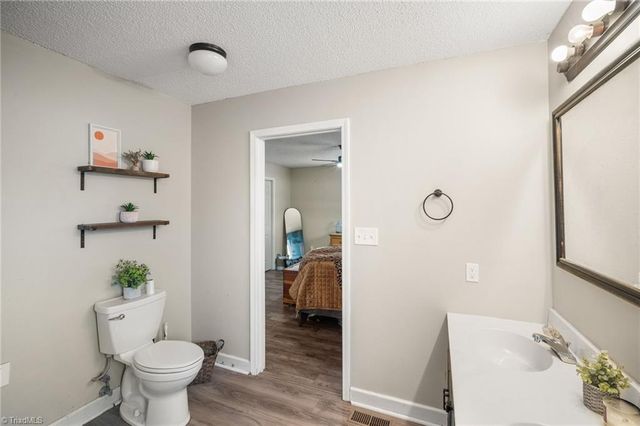 343 Pin Oak Drive, Clemmons, NC 27012