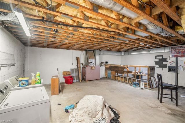 343 Pin Oak Drive, Clemmons, NC 27012