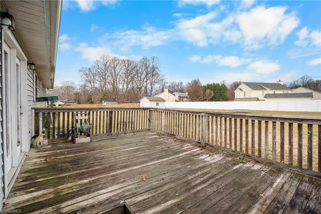 343 Pin Oak Drive, Clemmons, NC 27012