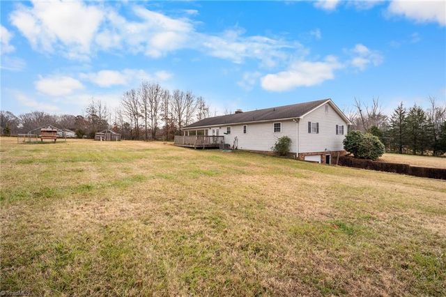 343 Pin Oak Drive, Clemmons, NC 27012