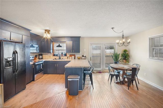 343 Pin Oak Drive, Clemmons, NC 27012